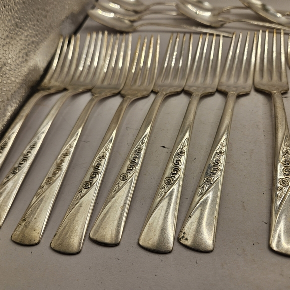 Revelation Silverplate Flatware 61 Piece Set IS Service For 8 Used Condition.  - Picture 3 of 15